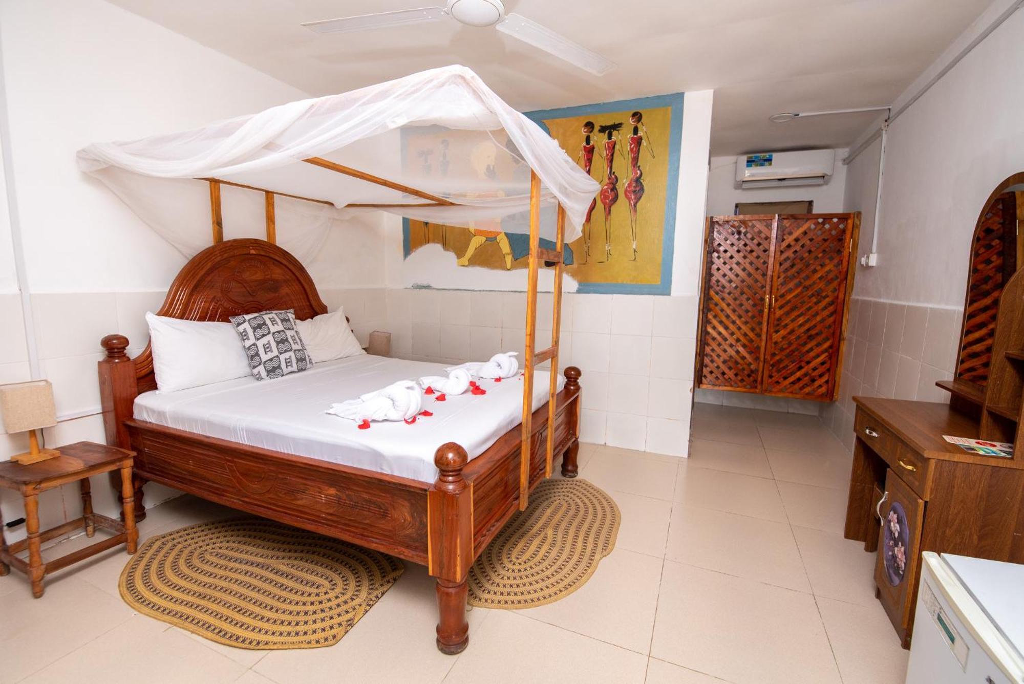 Zenobia Beach Resort Нунгві Номер фото